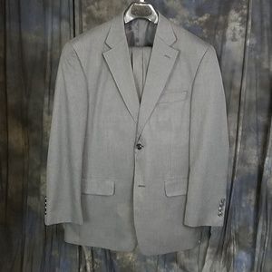 Haggar 2 piece gray suit